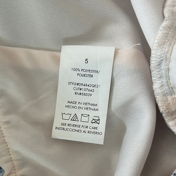 Blue and White Floral Tiered Dress size 5 - Picture 10 of 13